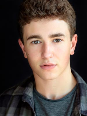 Гэбриел ЛаБелль
Gabriel LaBelle